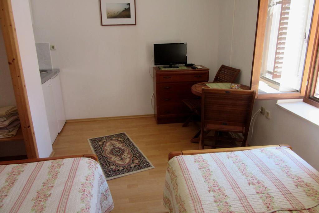 Dobra Apartments Traù Esterno foto
